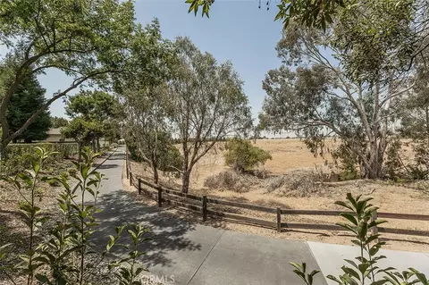 Exterior - 4477 N Quail Lake Dr, Clovis, CA 93619 photo 12 of 13