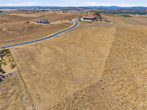 3633 Michele Cir, Paso Robles, CA 93446 photo 2