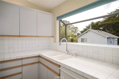 Kitchen - 309 Binscarth, Los Osos, CA 93402 photo 2 of 2
