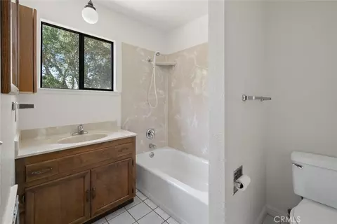 Bath - 3065 Township Rd, Paso Robles, CA 93446 photo 1 of 2