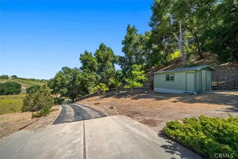 Exterior - 3065 Township Rd, Paso Robles, CA 93446 photo 10 of 15