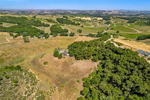 View/Area - 3065 Township Rd, Paso Robles, CA 93446 photo 4 of 6