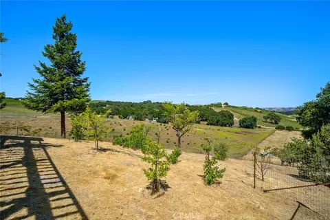 Exterior - 3065 Township Rd, Paso Robles, CA 93446 photo 12 of 15