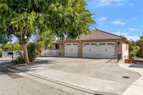 Exterior - 725 Red Cloud Rd, Paso Robles, CA 93446 photo 2 of 15