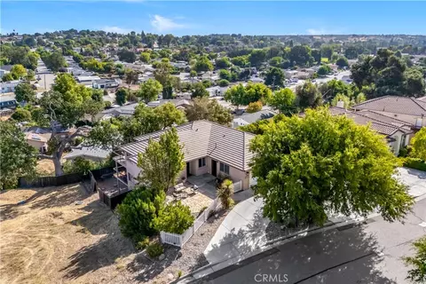 View/Area - 725 Red Cloud Rd, Paso Robles, CA 93446 photo 2 of 8