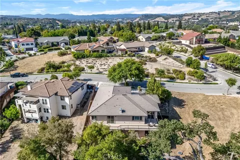 View/Area - 725 Red Cloud Rd, Paso Robles, CA 93446 photo 5 of 8