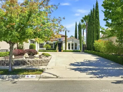Exterior - 951 Vista Cerro Dr, Paso Robles, CA 93446 photo 13 of 16