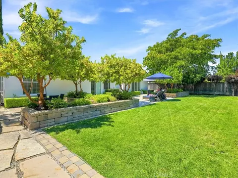 Exterior - 951 Vista Cerro Dr, Paso Robles, CA 93446 photo 5 of 16