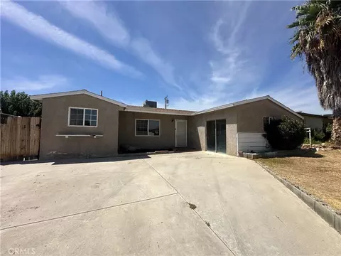 912 Meadows, Bakersfield, CA 93306