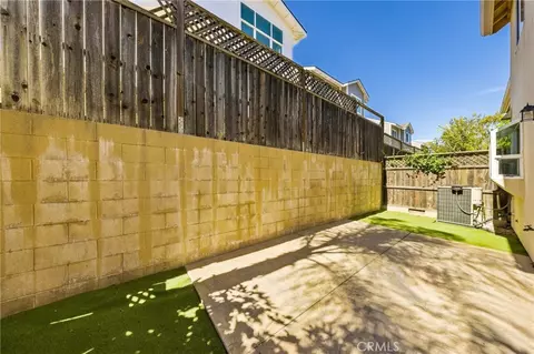 Exterior - 950 La Costa Ct, Atascadero, CA 93422 photo 3 of 8