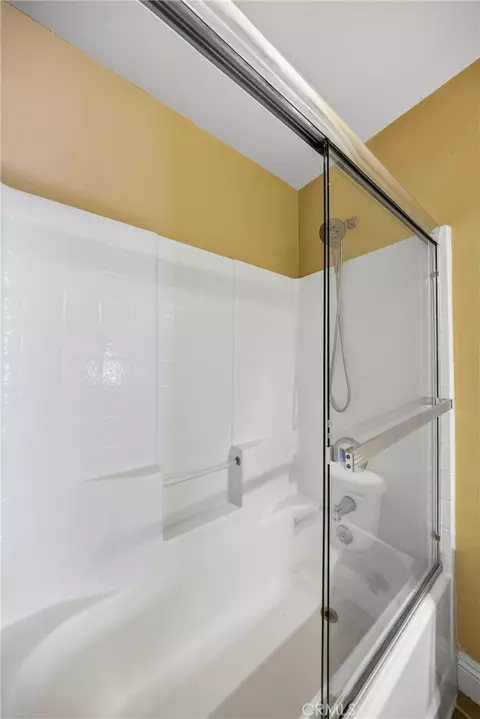 Bath - 950 La Costa Ct, Atascadero, CA 93422 photo 4 of 4