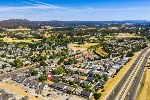 View/Area - 950 La Costa Ct, Atascadero, CA 93422 photo 5 of 10