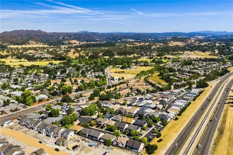 View/Area - 950 La Costa Ct, Atascadero, CA 93422 photo 6 of 10