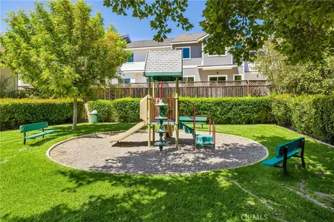 Exterior - 950 La Costa Ct, Atascadero, CA 93422 photo 5 of 8