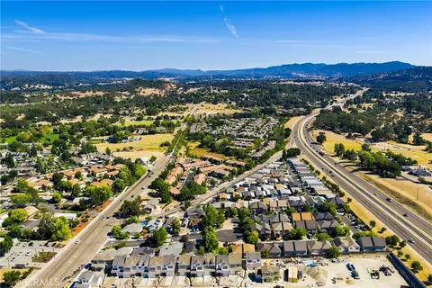 View/Area - 950 La Costa Ct, Atascadero, CA 93422 photo 8 of 10