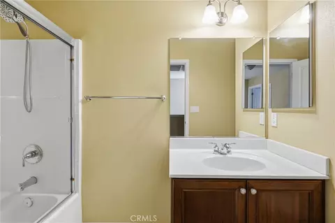 Bath - 950 La Costa Ct, Atascadero, CA 93422 photo 1 of 4