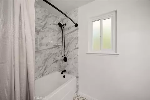Bath - 1497 La Quinta Dr, Nipomo, CA 93444 photo 5 of 6