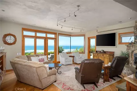 Living - 2618 Studio Dr, Cayucos, CA 93430 photo 2 of 3
