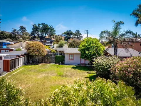 Exterior - 62 12th St, Cayucos, CA 93430 photo 4 of 6