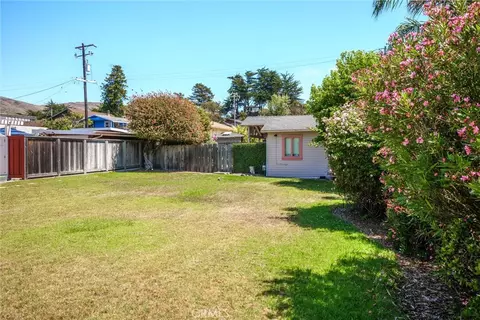 Exterior - 62 12th St, Cayucos, CA 93430 photo 2 of 6