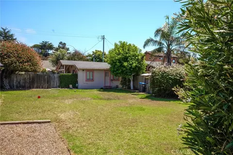 Exterior - 62 12th St, Cayucos, CA 93430 photo 3 of 6