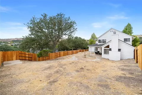 Exterior - 806 Grove St, Paso Robles, CA 93446 photo 6 of 8