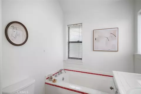 Bath - 806 Grove St, Paso Robles, CA 93446 photo 2 of 4