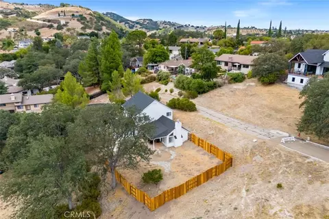 View/Area - 806 Grove St, Paso Robles, CA 93446 photo 5 of 6