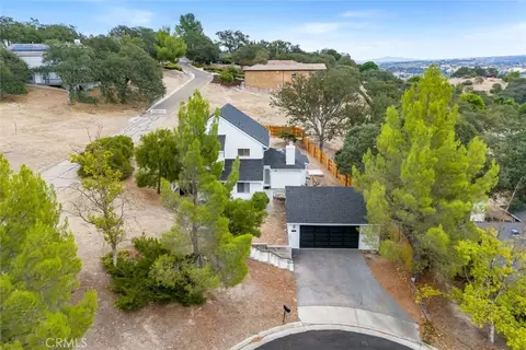 View/Area - 806 Grove St, Paso Robles, CA 93446 photo 1 of 6