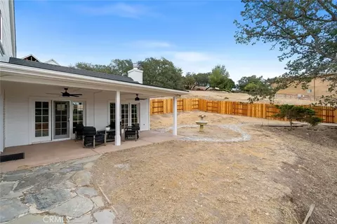 Exterior - 806 Grove St, Paso Robles, CA 93446 photo 5 of 8