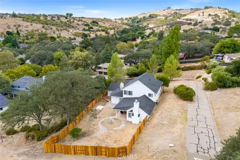 View/Area - 806 Grove St, Paso Robles, CA 93446 photo 3 of 6