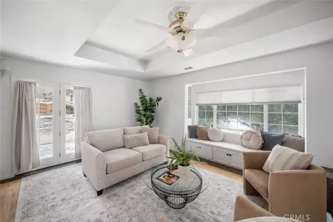 Living - 806 Grove St, Paso Robles, CA 93446 photo 2 of 6
