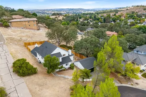 View/Area - 806 Grove St, Paso Robles, CA 93446 photo 2 of 6
