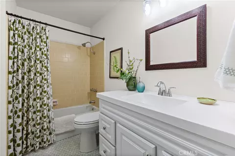 Bath - 511 Moss Ave, Paso Robles, CA 93446 photo 1 of 2