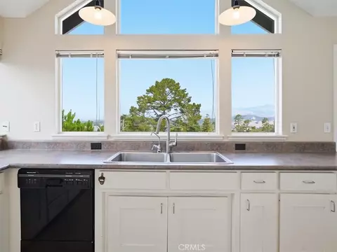 Kitchen - 2770 Holden, Cambria, CA 93428 photo 5 of 7