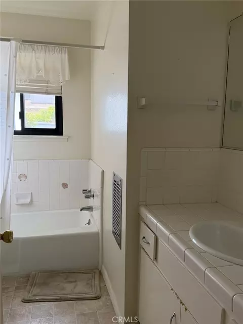 Bath - 160 Terra St, Morro Bay, CA 93442 photo 2 of 3