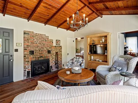 Living - 2512 Pineridge, Cambria, CA 93428 photo 3 of 4