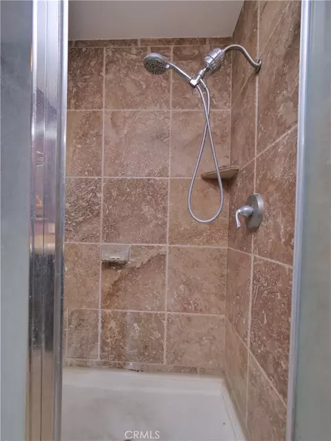 Bath - 23276 Cypress Pt, Ripon, CA 95366 photo 4 of 5