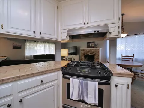 Kitchen - 23276 Cypress Pt, Ripon, CA 95366 photo 5 of 5