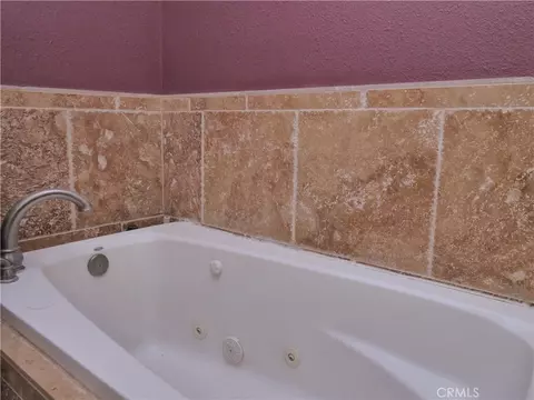 Bath - 23276 Cypress Pt, Ripon, CA 95366 photo 3 of 5