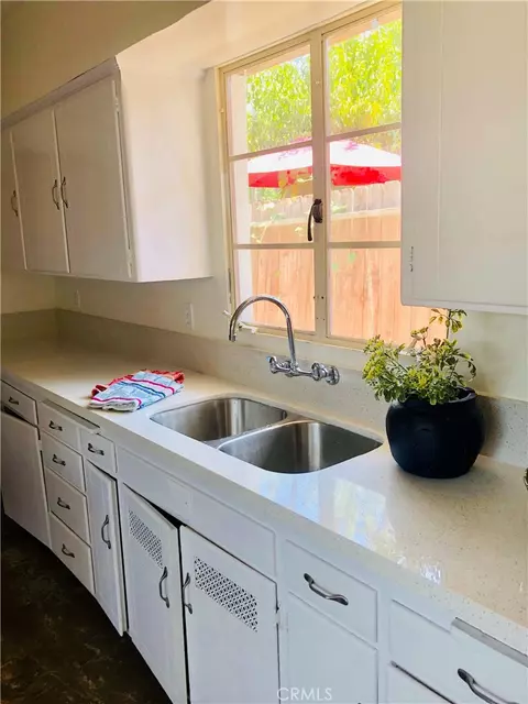 Kitchen - 1143 E Simpson, Fresno, CA 93704 photo 2 of 3