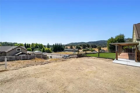Exterior - 155 Eagle Creek Ct, Atascadero, CA 93422 photo 2 of 8
