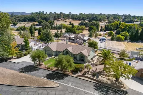 View/Area - 155 Eagle Creek Ct, Atascadero, CA 93422 photo 4 of 8