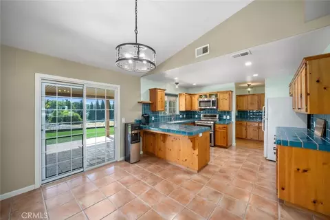 Kitchen - 155 Eagle Creek Ct, Atascadero, CA 93422 photo 1 of 5