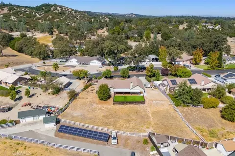 View/Area - 155 Eagle Creek Ct, Atascadero, CA 93422 photo 6 of 8