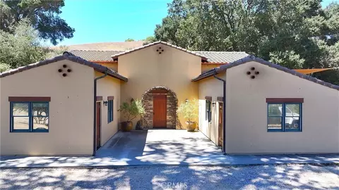 Exterior - 3130 Oakdale Rd, Paso Robles, CA 93446 photo 9 of 14