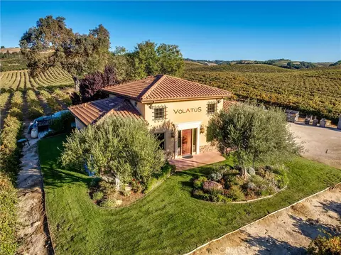 Exterior - 3130 Oakdale Rd, Paso Robles, CA 93446 photo 8 of 14