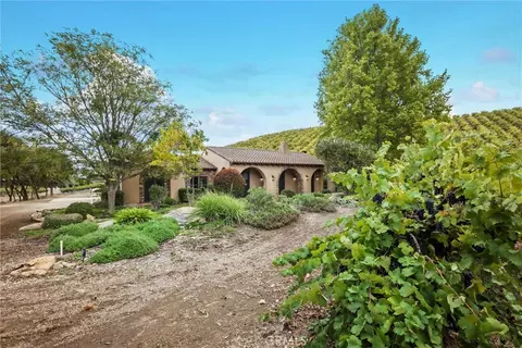 Exterior - 3130 Oakdale Rd, Paso Robles, CA 93446 photo 14 of 14