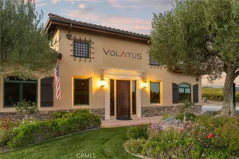 Exterior - 3130 Oakdale Rd, Paso Robles, CA 93446 photo 7 of 14