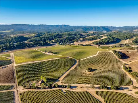 View/Area - 3130 Oakdale Rd, Paso Robles, CA 93446 photo 8 of 10
